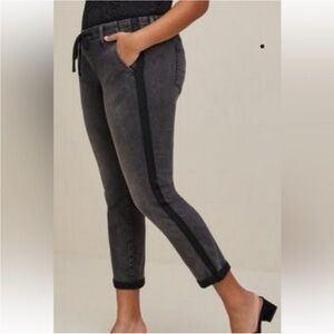 Torrid gray-wash jogger pant plus-size stretch waist denim 1x women